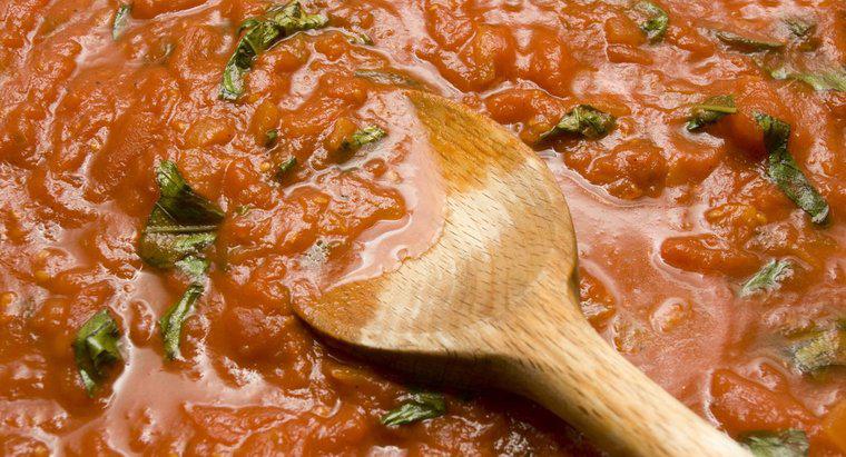 Was ist der Unterschied zwischen Marinara und Spaghetti-Sauce?