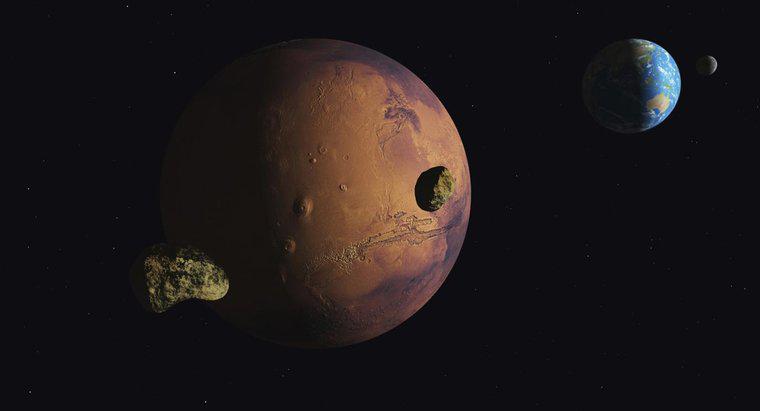 Wie viele Lichtjahre entfernt ist der Mars?
