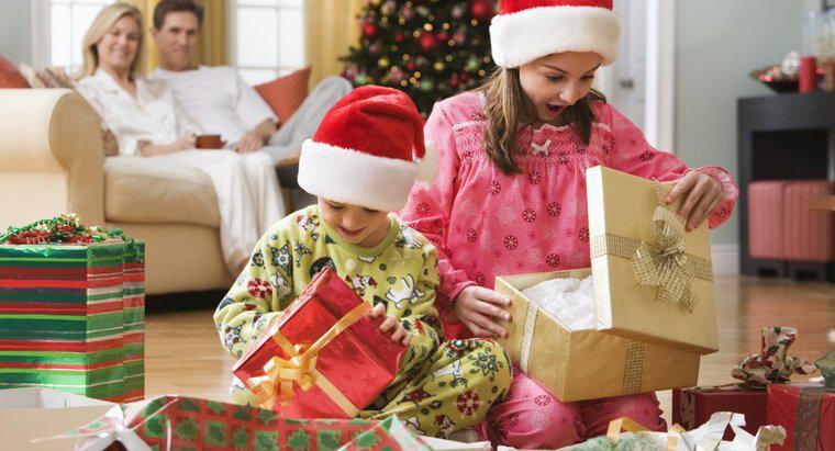 Wo gibt es kostenlose Weihnachtsgeschenke für Kinder?