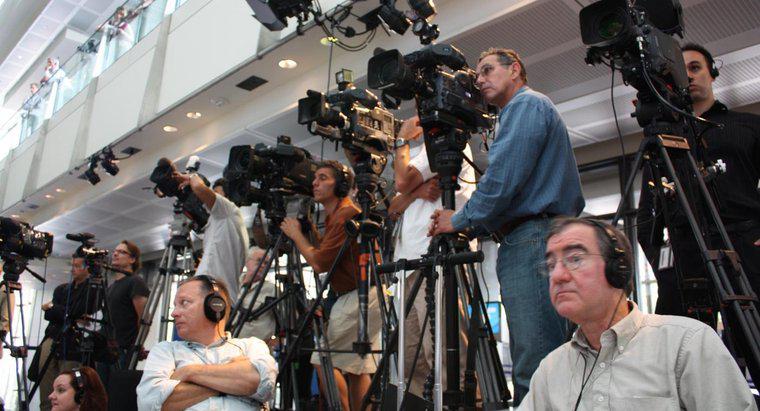 Was sind die Vor- und Nachteile von Massenmedien?