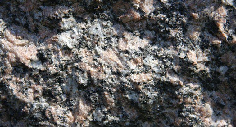 Was sind die häufigsten Farben von Granitplatten?