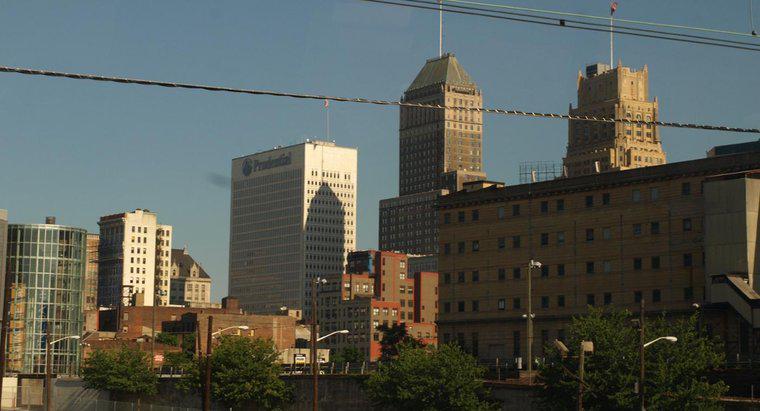 Warum wird Newark "Brick City" genannt?