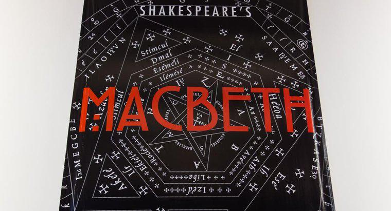 Welchen Grund gibt Macbeth an, Duncans zwei Wachen zu töten?